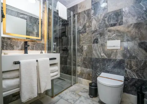 Jacuzzi Deluxe Room