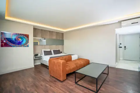 Master Deluxe Room